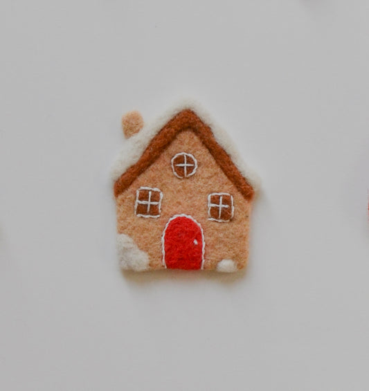 Spilla casetta di marzapane